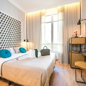 https://the-moods-hostel.catalonia-hotels.com